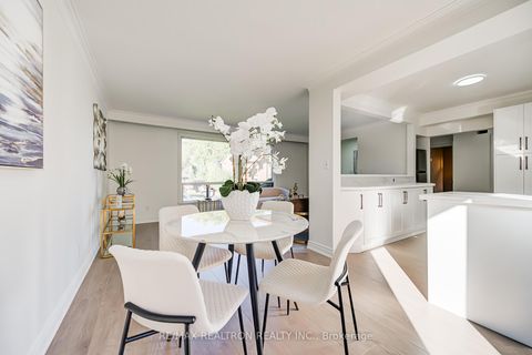 Photo 11 at 31 Sussex Avenue, Crosby, Richmond Hill