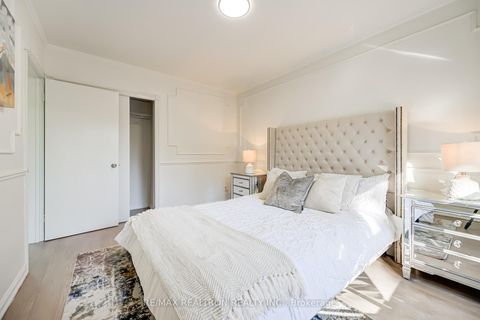 Photo 14 at 31 Sussex Avenue, Crosby, Richmond Hill