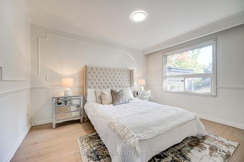 Photo 15 at 31 Sussex Avenue, Crosby, Richmond Hill