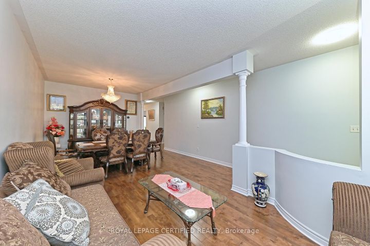 Photo 6 at 28 Abbotsbury Drive, Credit Valley, Brampton