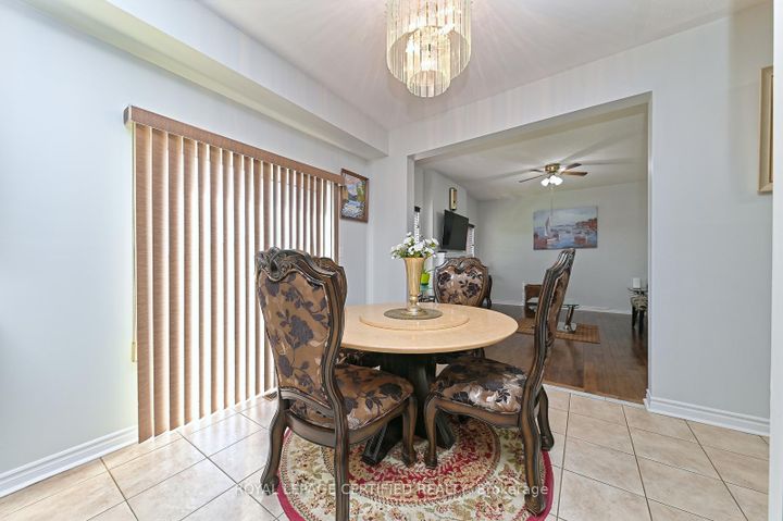 Photo 9 at 28 Abbotsbury Drive, Credit Valley, Brampton