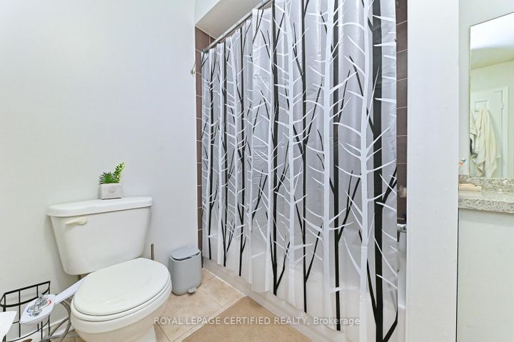 Photo 16 at 28 Abbotsbury Drive, Credit Valley, Brampton