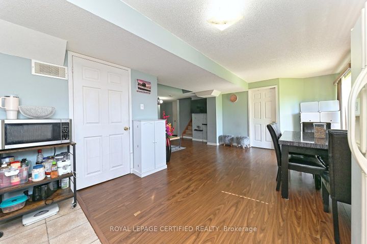 Photo 24 at 28 Abbotsbury Drive, Credit Valley, Brampton