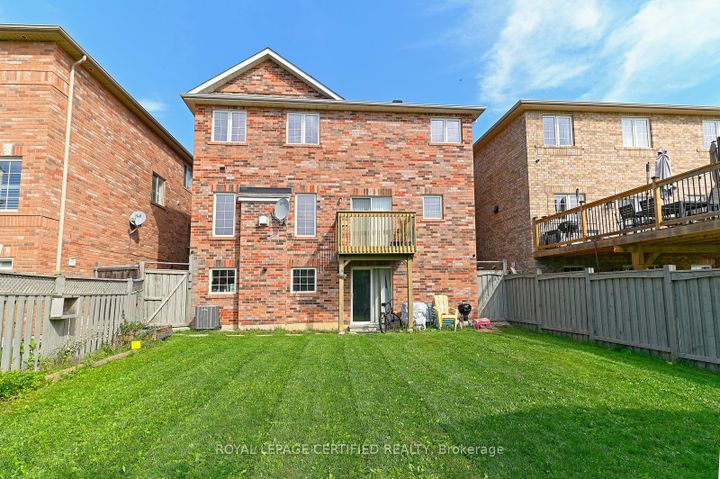 Photo 31 at 28 Abbotsbury Drive, Credit Valley, Brampton
