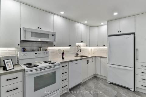 Photo 4 at 403 - 3300 Don Mills Road, Don Valley Village, Toronto