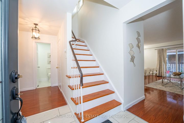 Photo 3 at 28 Gailwood Court, Northgate, Brampton