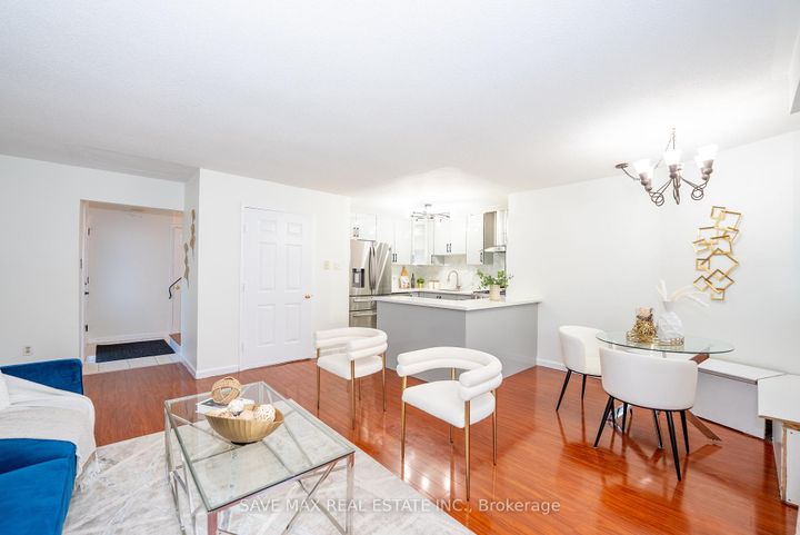 Photo 7 at 28 Gailwood Court, Northgate, Brampton