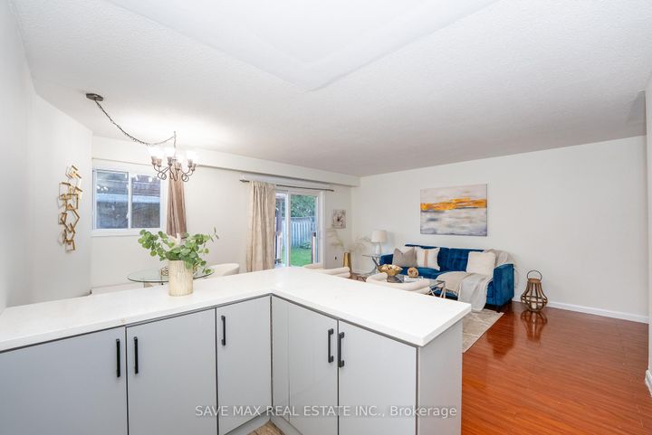 Photo 11 at 28 Gailwood Court, Northgate, Brampton