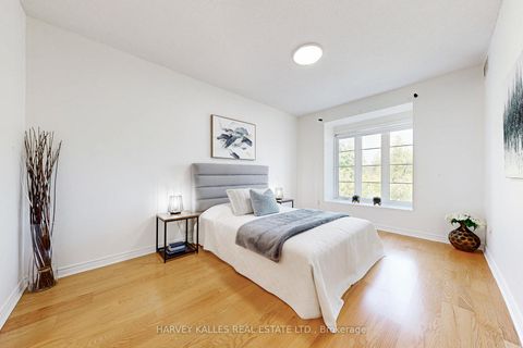 Photo 17 at 405 - 4620 Hwy 7, East Woodbridge, Vaughan