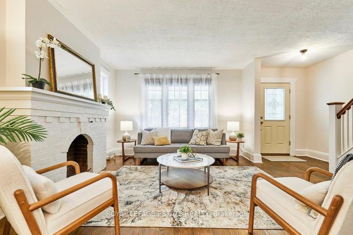 Photo 2 at 44 Birchmount Road, Cliffside, Toronto