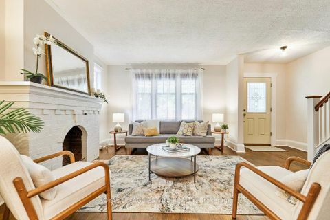 Photo 2 at 44 Birchmount Road, Cliffside, Toronto
