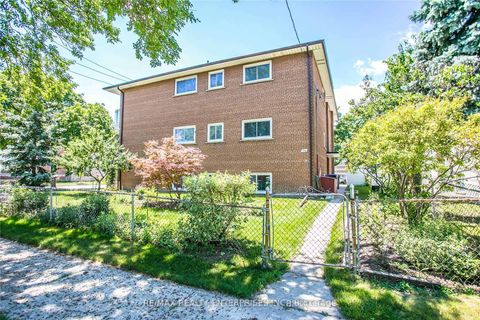 Photo 4 at 54 Rabbit Lane, West Deane, Toronto