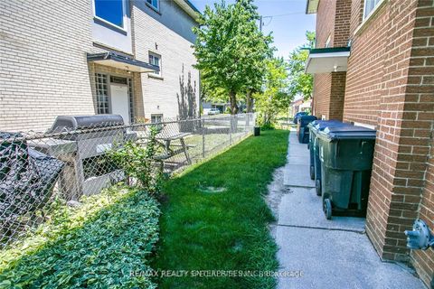 Photo 8 at 54 Rabbit Lane, West Deane, Toronto