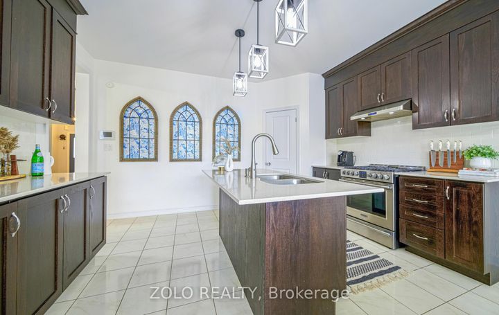 Photo 8 at 504 Halo Street, Windfields, Oshawa