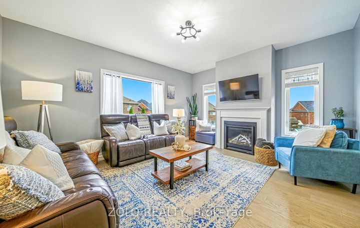 Photo 16 at 504 Halo Street, Windfields, Oshawa