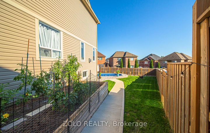 Photo 38 at 504 Halo Street, Windfields, Oshawa