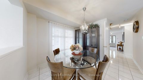Photo 4 at 7 Rockview Gardens, Concord, Vaughan