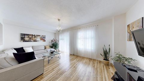 Photo 8 at 7 Rockview Gardens, Concord, Vaughan