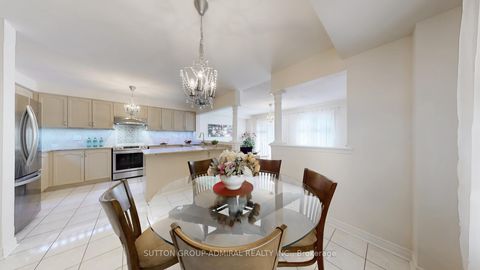 Photo 13 at 7 Rockview Gardens, Concord, Vaughan