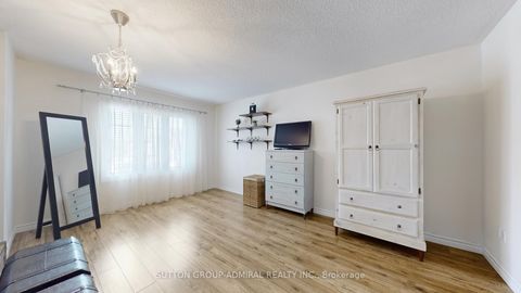 Photo 26 at 7 Rockview Gardens, Concord, Vaughan