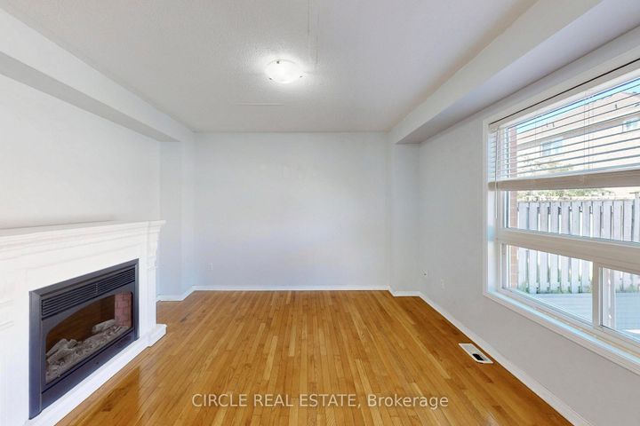 Photo 9 at 44 Conklin Drive, Fletcher's Meadow, Brampton