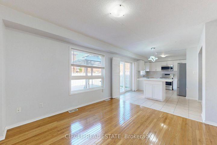 Photo 10 at 44 Conklin Drive, Fletcher's Meadow, Brampton