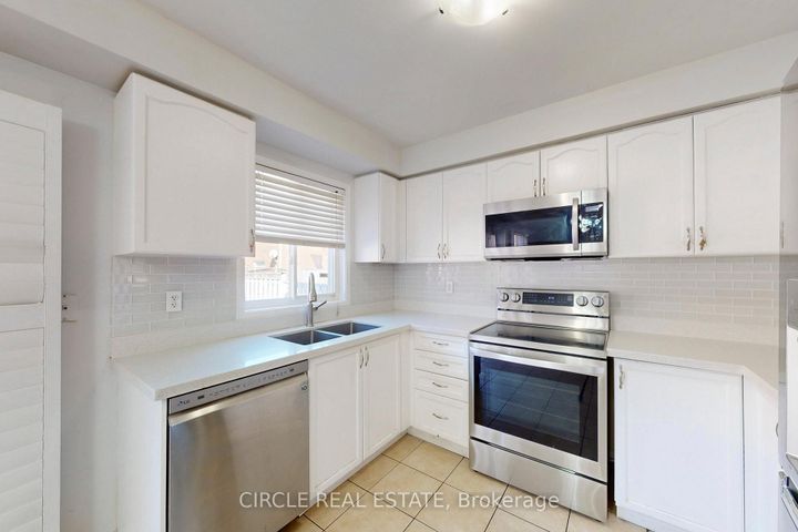 Photo 13 at 44 Conklin Drive, Fletcher's Meadow, Brampton
