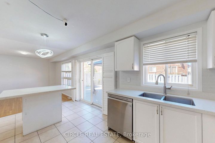 Photo 16 at 44 Conklin Drive, Fletcher's Meadow, Brampton