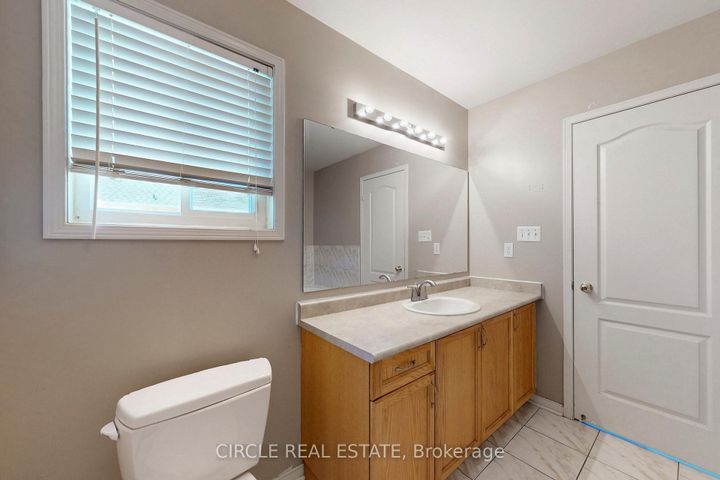 Photo 28 at 44 Conklin Drive, Fletcher's Meadow, Brampton