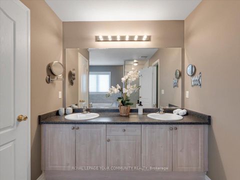 Photo 22 at 9 Heaney Court, Bayview Northeast, Aurora