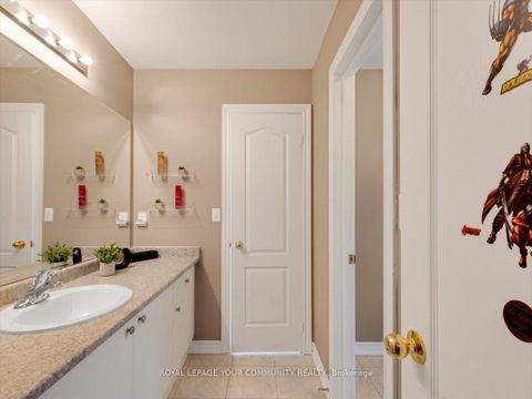 Photo 25 at 9 Heaney Court, Bayview Northeast, Aurora