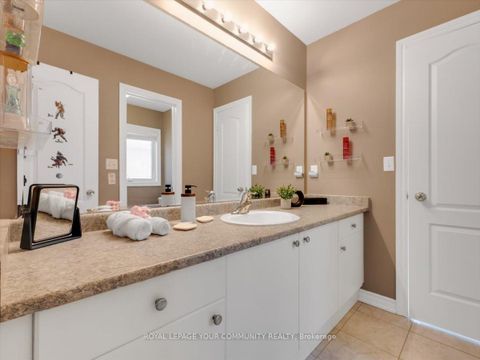Photo 26 at 9 Heaney Court, Bayview Northeast, Aurora