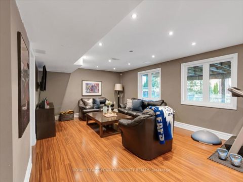 Photo 34 at 9 Heaney Court, Bayview Northeast, Aurora