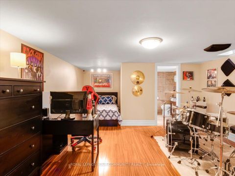 Photo 41 at 9 Heaney Court, Bayview Northeast, Aurora