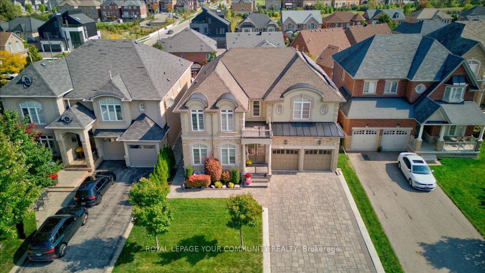 9 Heaney Court, Bayview Northeast, Aurora by Alessia Polo 9 Heaney Court, Bayview Northeast, Aurora