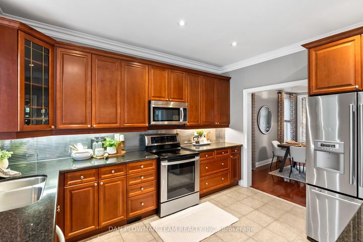 Photo 11 at 1071 Copperfield Drive, Eastdale, Oshawa