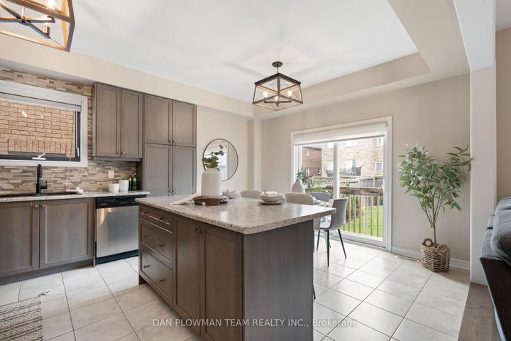 Photo 13 at 898 Groveland Avenue, Taunton, Oshawa