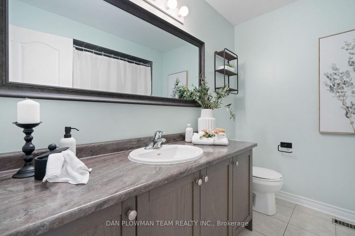 Photo 22 at 898 Groveland Avenue, Taunton, Oshawa