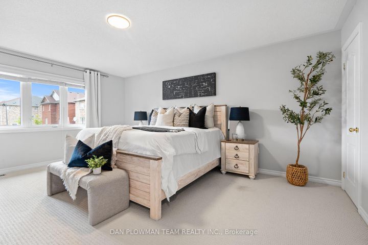 Photo 24 at 898 Groveland Avenue, Taunton, Oshawa