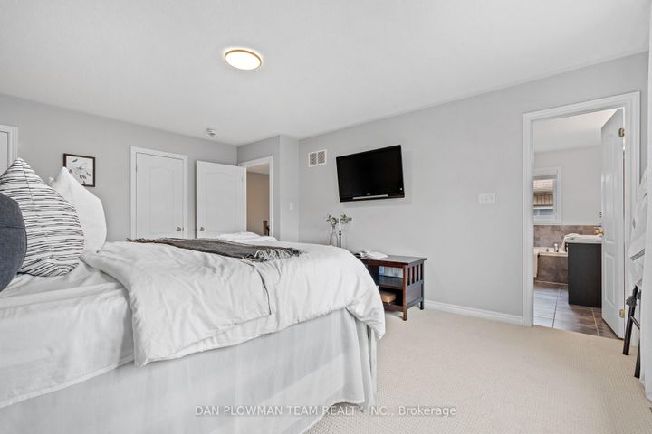Photo 26 at 898 Groveland Avenue, Taunton, Oshawa