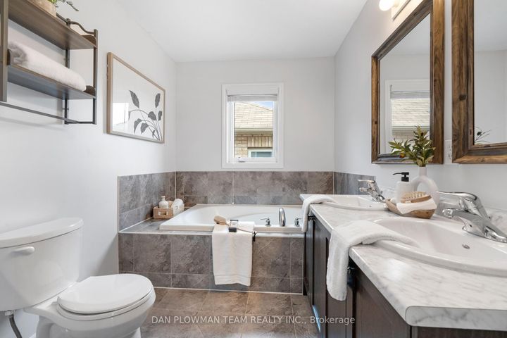 Photo 27 at 898 Groveland Avenue, Taunton, Oshawa