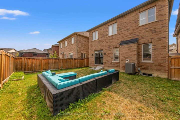 Photo 43 at 14 Beaconsfield Drive, Kleinburg, Vaughan