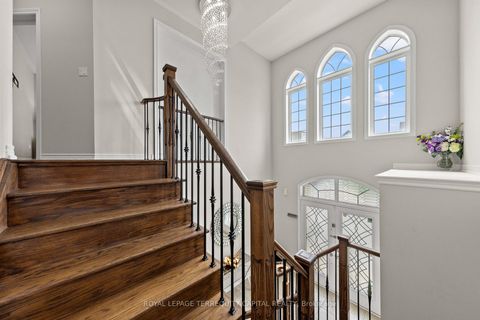 Photo 23 at 14 Beaconsfield Drive, Kleinburg, Vaughan