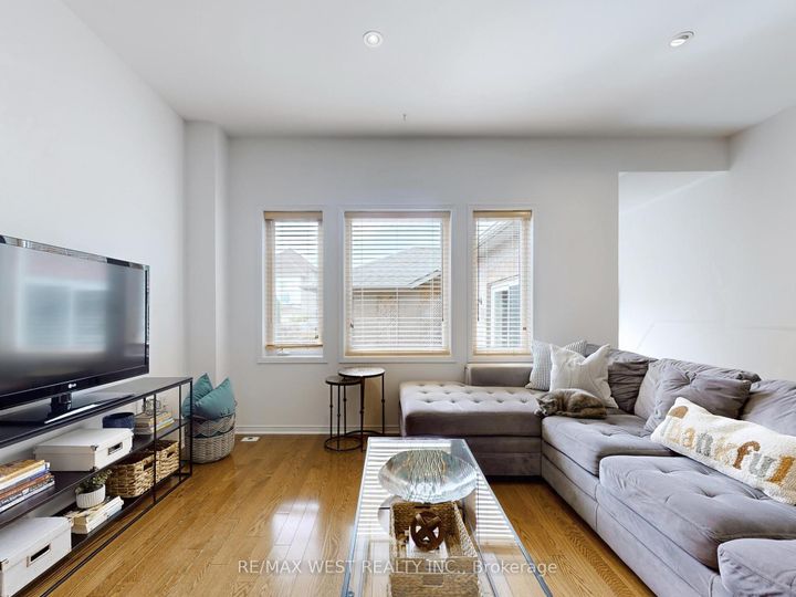 Photo 9 at 22 Sierra Drive, Dorset Park, Toronto
