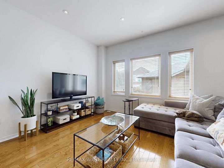 Photo 11 at 22 Sierra Drive, Dorset Park, Toronto