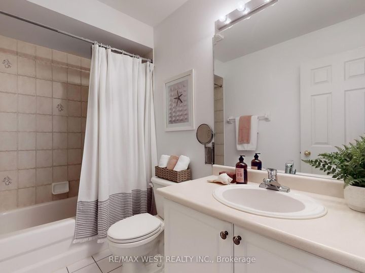 Photo 29 at 22 Sierra Drive, Dorset Park, Toronto