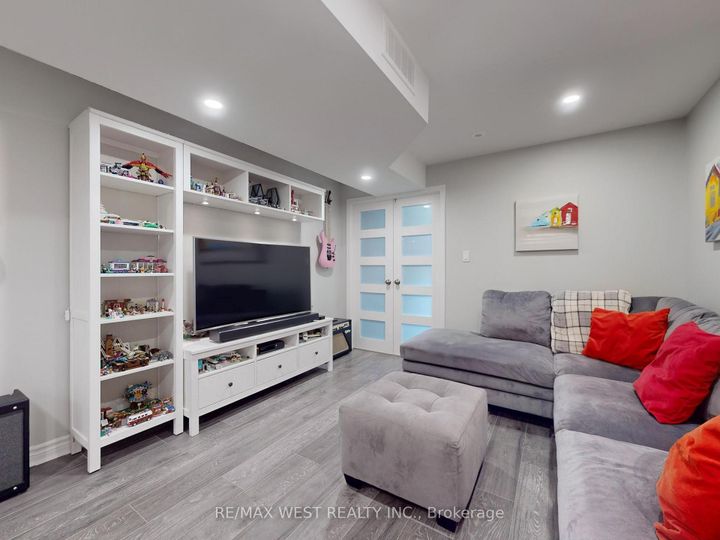 Photo 32 at 22 Sierra Drive, Dorset Park, Toronto