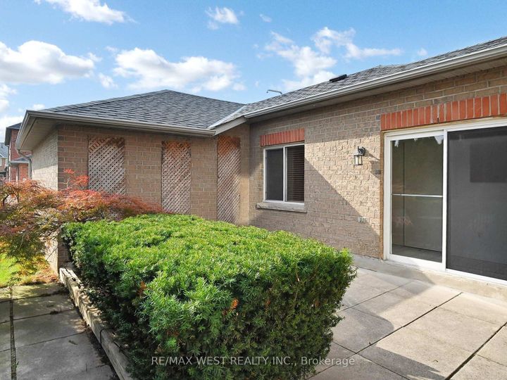 Photo 37 at 22 Sierra Drive, Dorset Park, Toronto