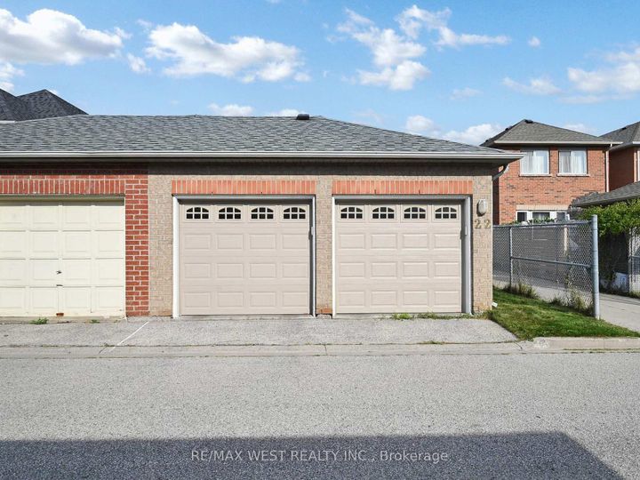 Photo 38 at 22 Sierra Drive, Dorset Park, Toronto