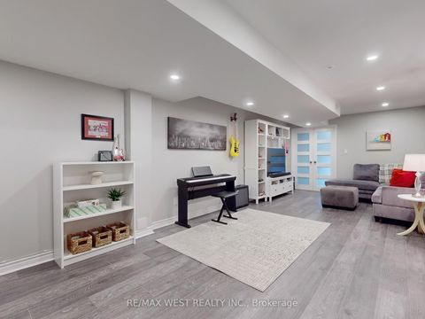 Photo 31 at 22 Sierra Drive, Dorset Park, Toronto